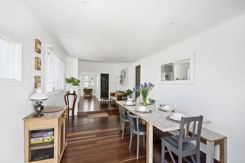 The Lighthouse - Accommodation QLD 10
