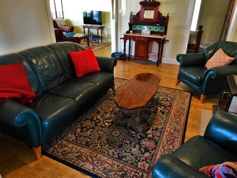 Loughmore House - Accommodation QLD 5