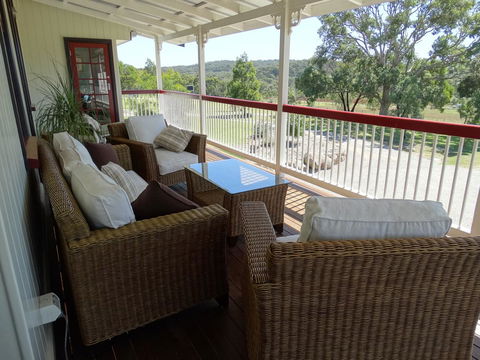 Loughmore House - Accommodation QLD 2
