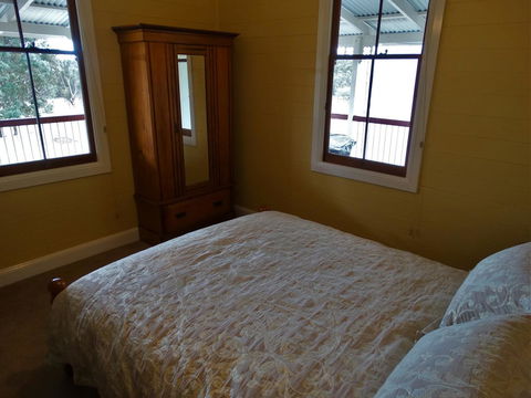 Loughmore House - Accommodation QLD 10