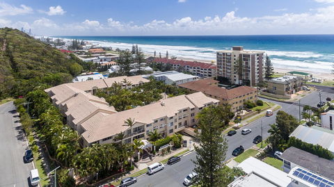 Miami Beachside Holiday Apartments - Accommodation QLD 3