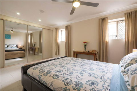 The Villa At The Bay - Accommodation QLD 4