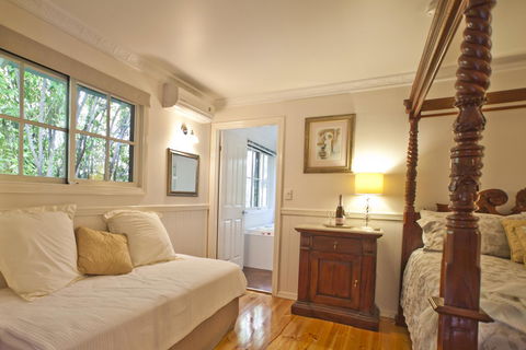 Curtis Falls Cottage - Accommodation QLD 20