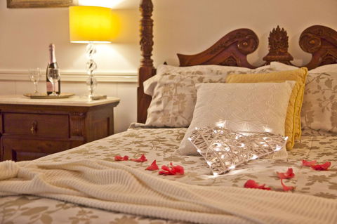 Curtis Falls Cottage - Accommodation QLD 21