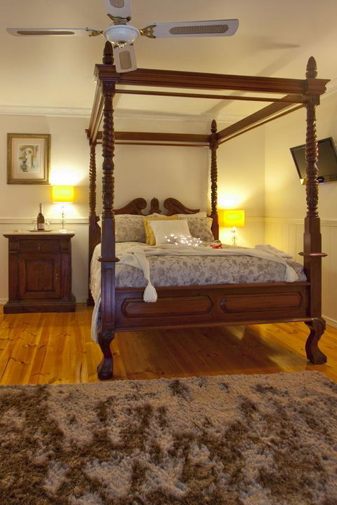 Curtis Falls Cottage - Accommodation QLD 6