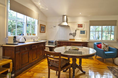 Curtis Falls Cottage - Accommodation QLD 19