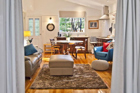 Curtis Falls Cottage - Accommodation QLD 11