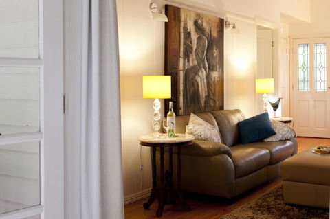 Curtis Falls Cottage - Accommodation QLD 17