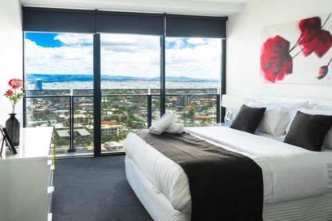 Circle On Cavill Surfers Paradise Apartments-Holiday Paradise - Accommodation QLD 3