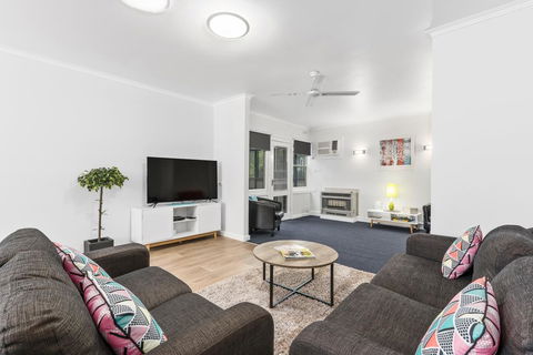 Wattle Grove Villa - Accommodation QLD 3