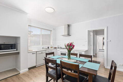 Wattle Grove Villa - Accommodation QLD 0