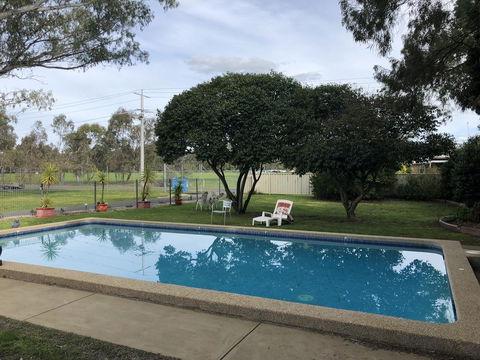 Wattle Motel - Accommodation QLD 1