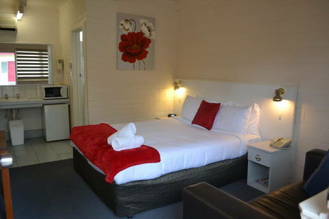 Wattle Motel - Accommodation QLD 0