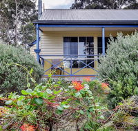 Waverley House Cottages - Accommodation QLD