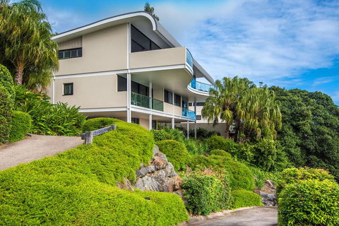 Waves 08 - Accommodation QLD 1