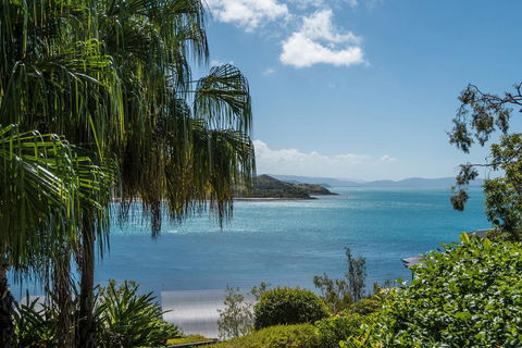 Waves 3 Luxury 3 Bedroom Endless Ocean Views Central Location + Buggy - Accommodation QLD 3