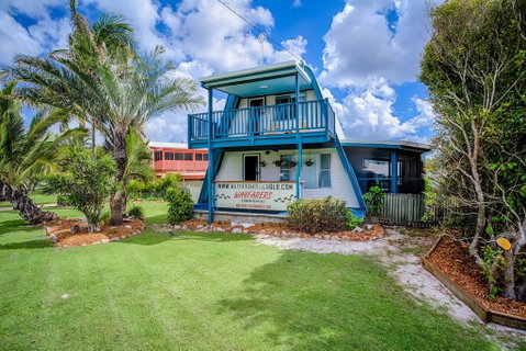 Wayfarers Beachouse - Rainbow Beach, Everything You Need, Just Metres To The Beach - Accommodation QLD 0