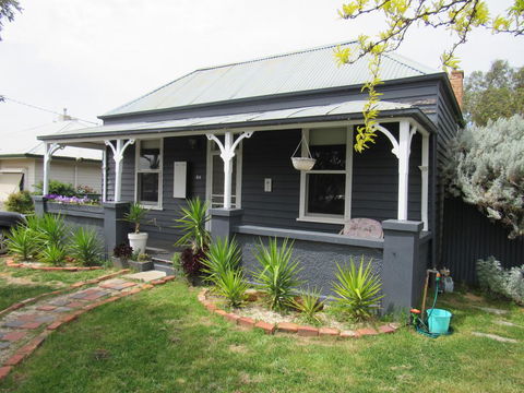Welcome Stranger Cottage - Accommodation QLD 0