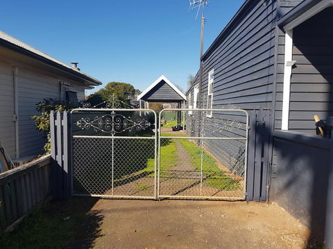 Welcome Stranger Cottage - Accommodation QLD 2