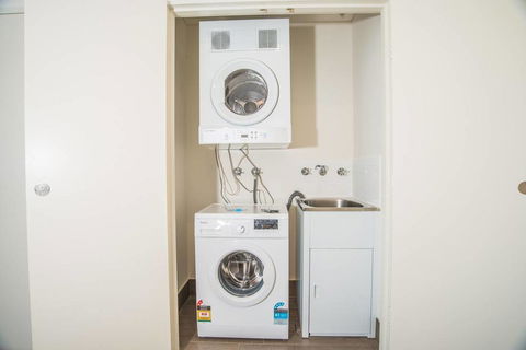 Wentworth Point 2Beds1Study2Bath Brand New APT - Accommodation QLD 1