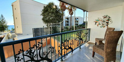 West Beach Lagoon 210 - Amazing Views - Accommodation QLD 3