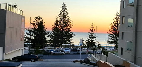 West Beach Lagoon 210 - Amazing Views - Accommodation QLD 0