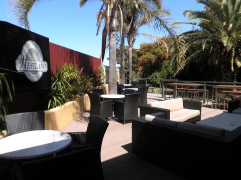 Westland Hotel Motel - Accommodation QLD 2