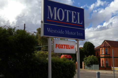 Westside Motor Inn - Accommodation QLD 0