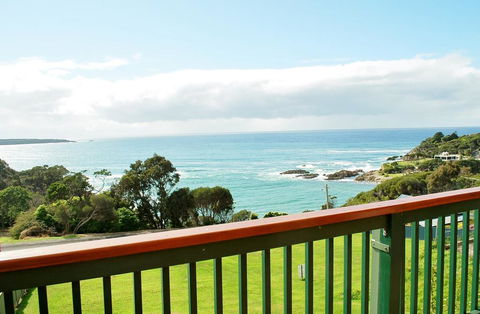 Whalevue - Unit 2 - Accommodation QLD 3