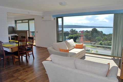 Whalevue - Unit 2 - Accommodation QLD 0