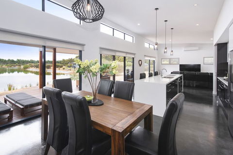 Wharfedale - Accommodation QLD 1