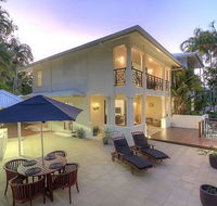 Whispering Palms - Accommodation QLD