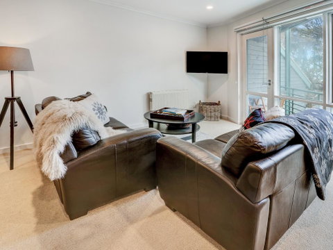 Whistler 5 - Accommodation QLD 2