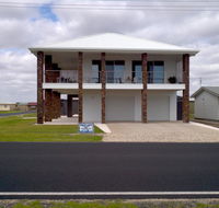 White Caps BB Apartment - Accommodation QLD