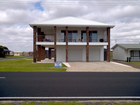 White Caps B&B Apartment - Accommodation QLD 0