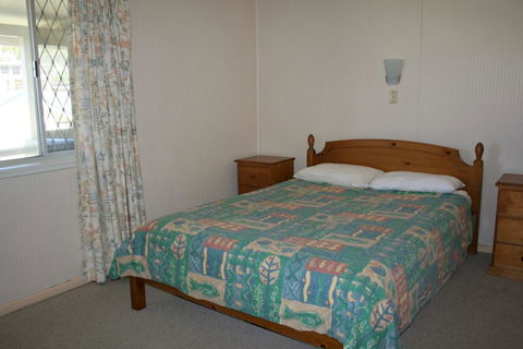 WHITE DOLPHIN, UNIT 5 - Accommodation QLD 3