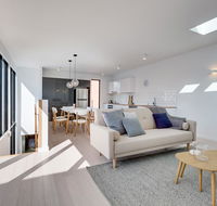 White Room Apartments - Accommodation QLD