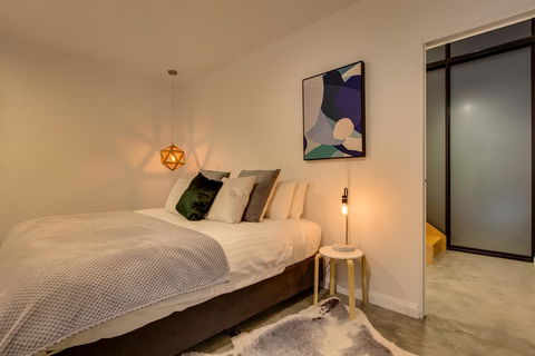 White Room Apartments - Accommodation QLD 1