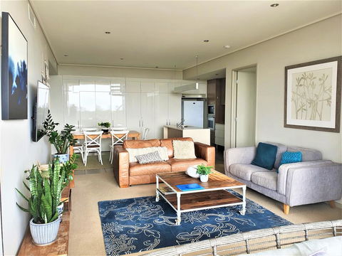 White Shells Luxury Apartments - Accommodation QLD 2