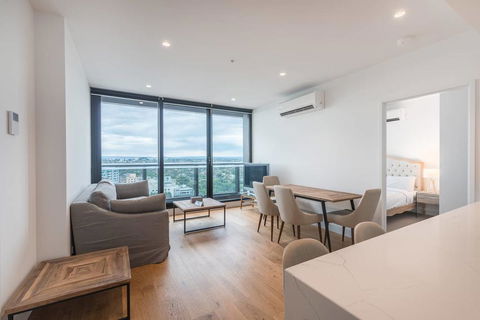 Whitehorse Tower 2 Bedroom 2 Bath - Accommodation QLD 0