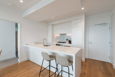 Whitehorse Tower 2 Bedroom 2 Bath - Accommodation QLD 1