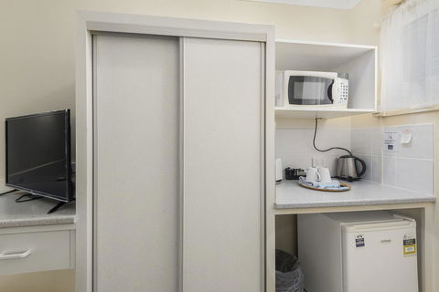 Whiteoaks Motel & Lodges - Accommodation QLD 1