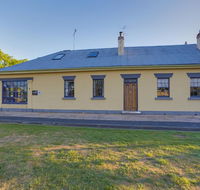 Whites Corner - Accommodation QLD