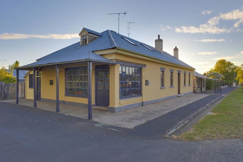 Whites Corner - Accommodation QLD 3