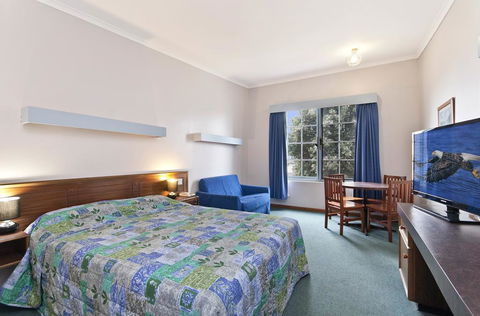 William Dutton Motel - Accommodation QLD 3