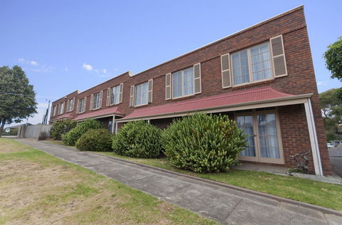 William Dutton Motel - Accommodation QLD 1