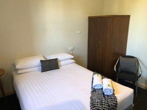 William Farrer Hotel - Accommodation QLD 1