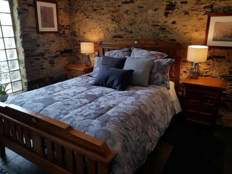 William Hunt's Retreat - Redwood Studio - Accommodation QLD 2