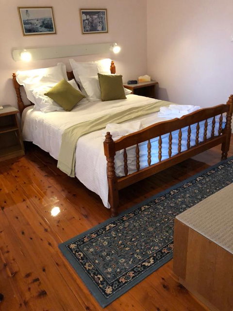 Wine Country Drive Guest House - Accommodation QLD 0