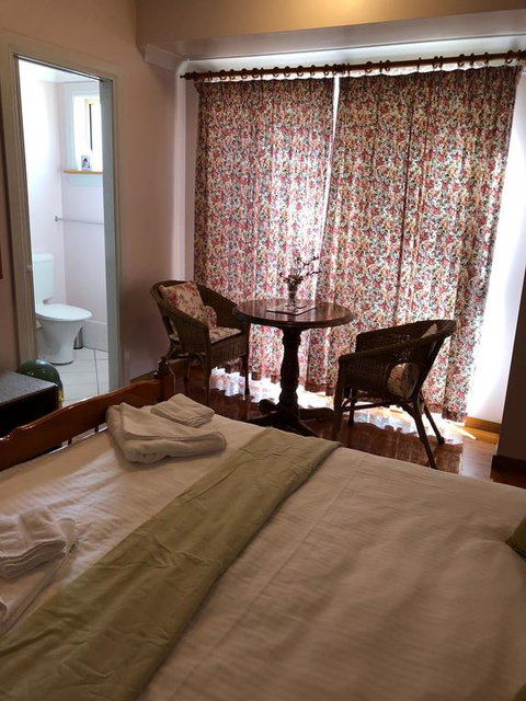 Wine Country Drive Guest House - Accommodation QLD 1